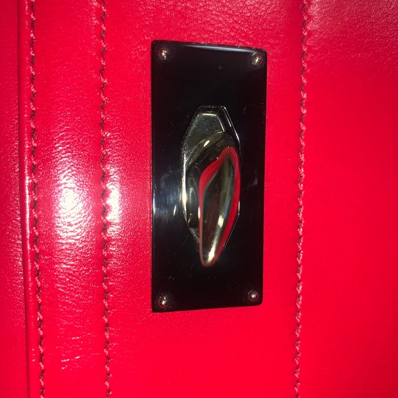 Authentic Givenchy Sharklock clutch (SOLD) - Picture 5 of 7